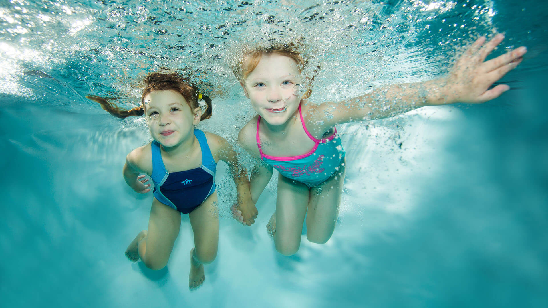 1:2 children's swimming lesson with swimway